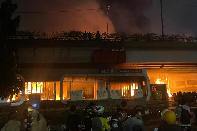 Halte Polda Metro Jaya