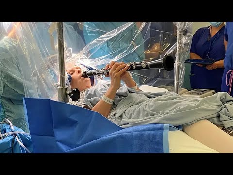 Pasien Parkinson Main Klarinet