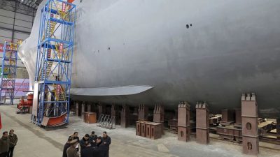 Awasi Proyek Kapal Selam