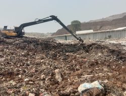 Bekasi Darurat Sampah TPA Sumur Batu Overload dan Akses Tertutup Longsor