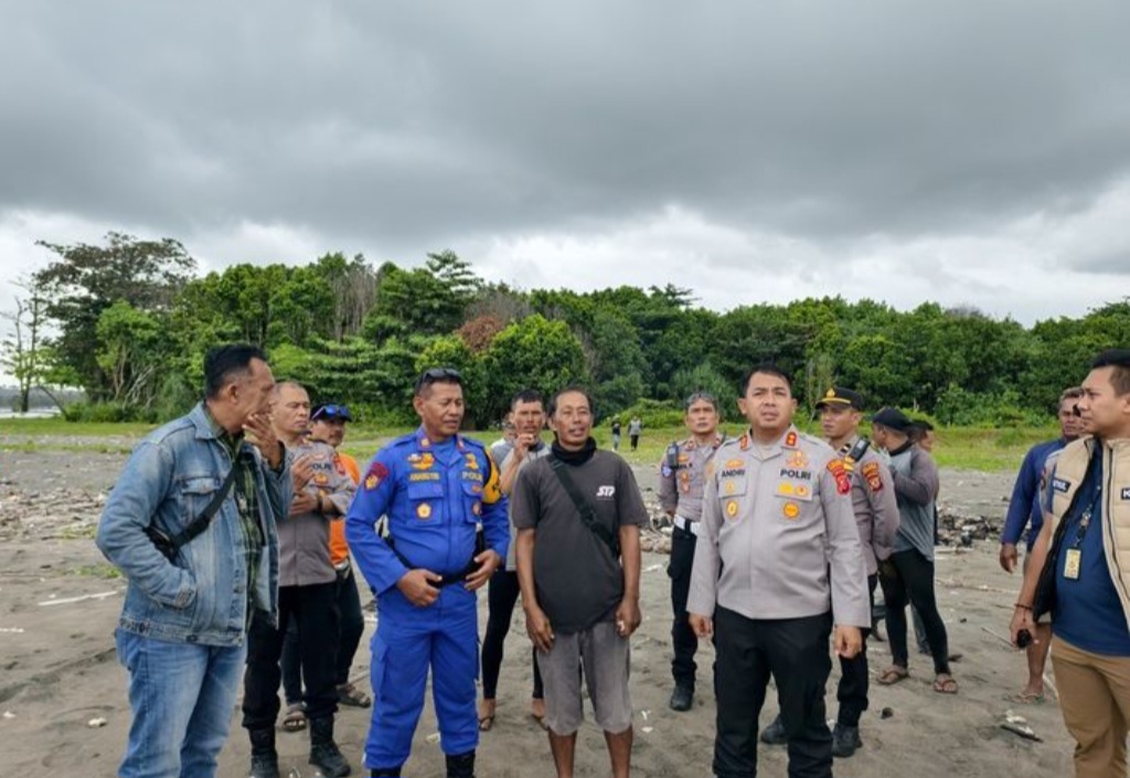 Atlet Terjun Payung Jatuh