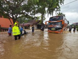 Banjir Rendam 6 Kampung di Blega Bangkalan Jalan Menuju Sampang Macet