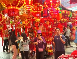 Glodok Ramai Pemburu Ornamen Imlek dari Indonesia hingga Luar Negeri