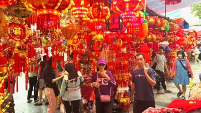 Glodok Ramai Pemburu