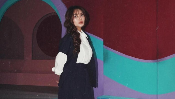 Penampilan Siti Badriah